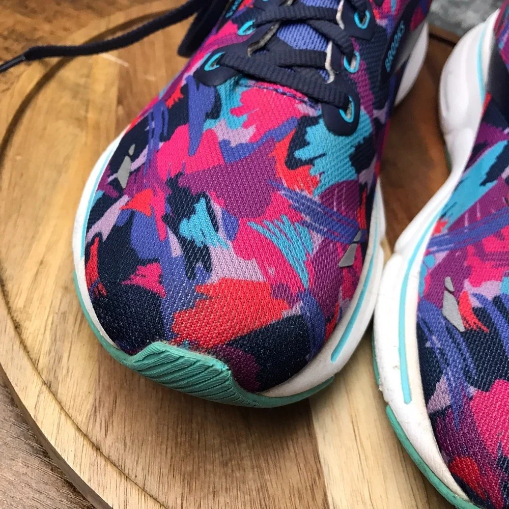 Brooks minor wear